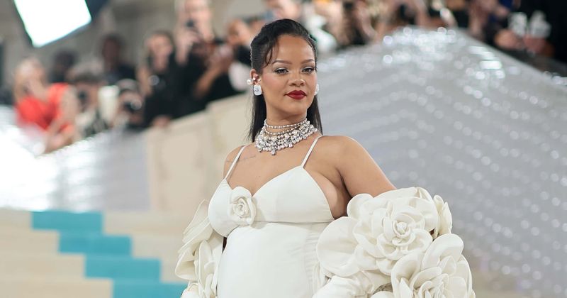 Rihanna Net Worth: How She Became a Billionaire Rihanna Net Worth: How She Became a Billionaire