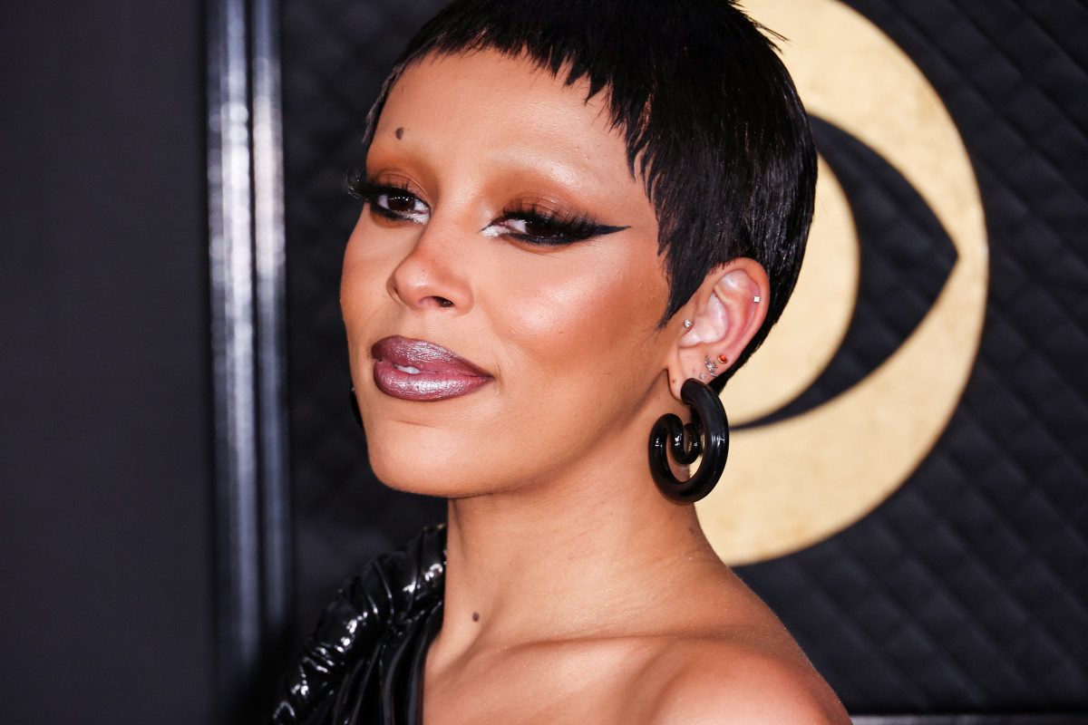 Doja Cat Net Worth (2025) From Music, Verses, Performances - Parade Doja Cat net worth today