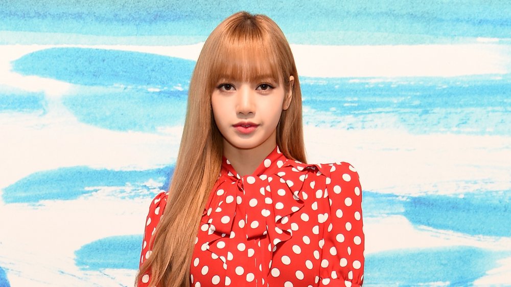 Lisa blackpink net worth